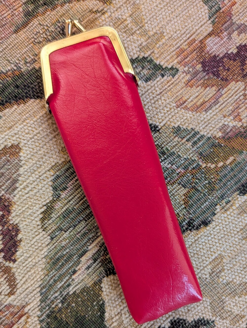 Vintage red purse case w mirror & comb, travel beauty set, 1973 Hong Kong